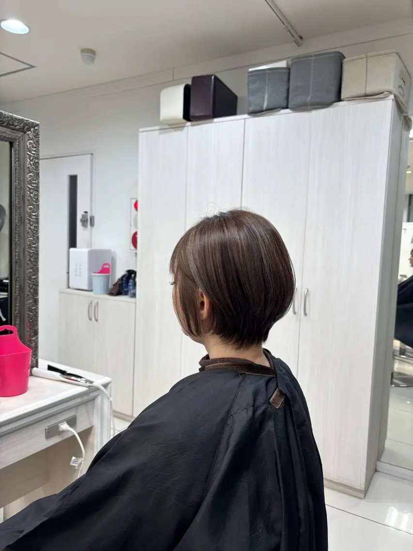 ショート カット ヘアカラー トリートメント 丸山 萌愛のヘアスタイル