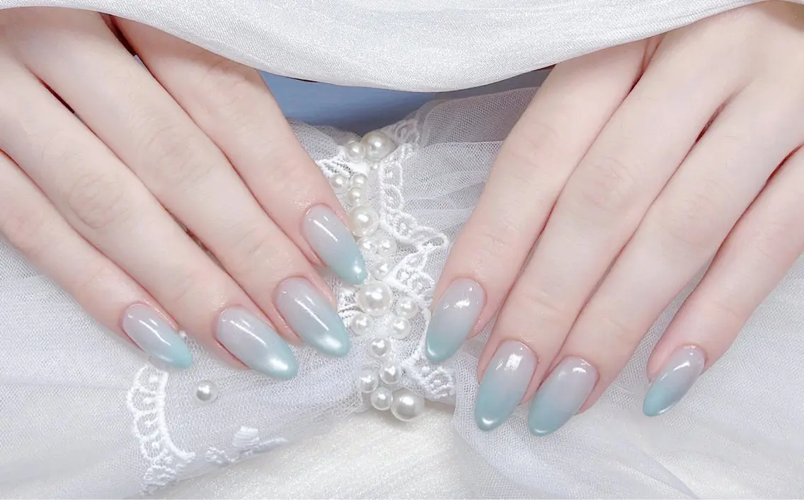 ネイル アートネイル オーロラネイル ガーリー キラキラネイル 韓国ネイル ハンドネイル Mio NailsalonUのネイルデザイン
