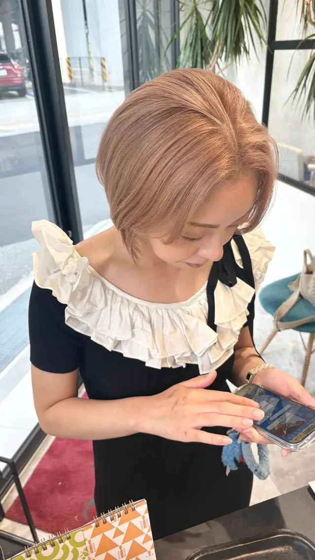 カラー ブリーチ ハイトーンカラー 河野いずみ レイヤー/ボブ 🤍のヘアスタイル