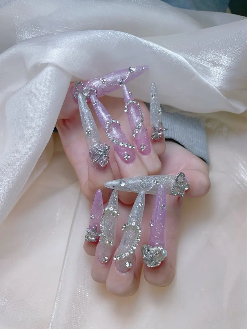 ネイル チークネイル ガーリー キラキラネイル 韓国ネイル リボン ハンドネイル princess スカルプ専門店のネイルデザイン