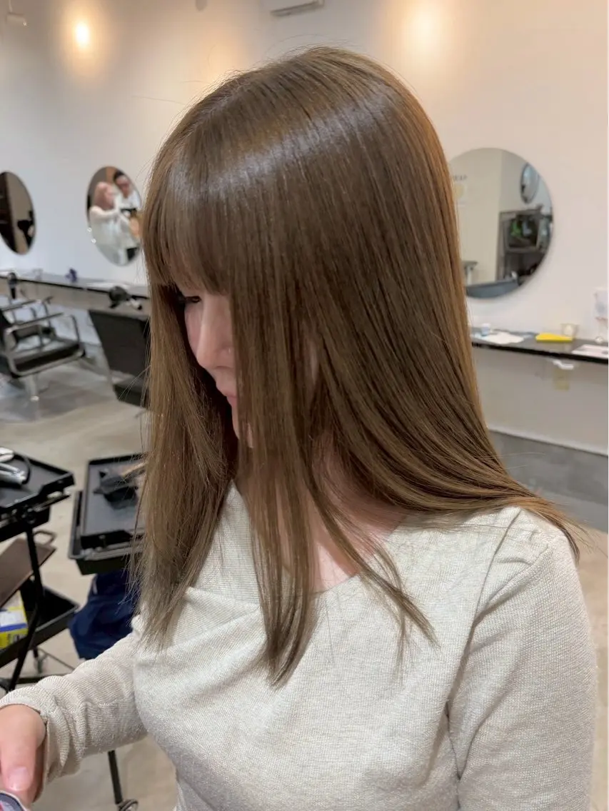 ロング カラー LUCK ユナのヘアスタイル