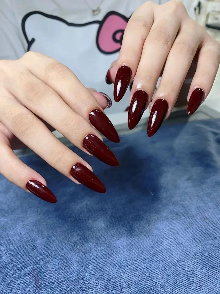 ネイル 長さ出し フレンチネイル ジェルネイル ガラスフレンチ 韓国ネイル ハンドネイル Minette nailHuongのネイルデザイン