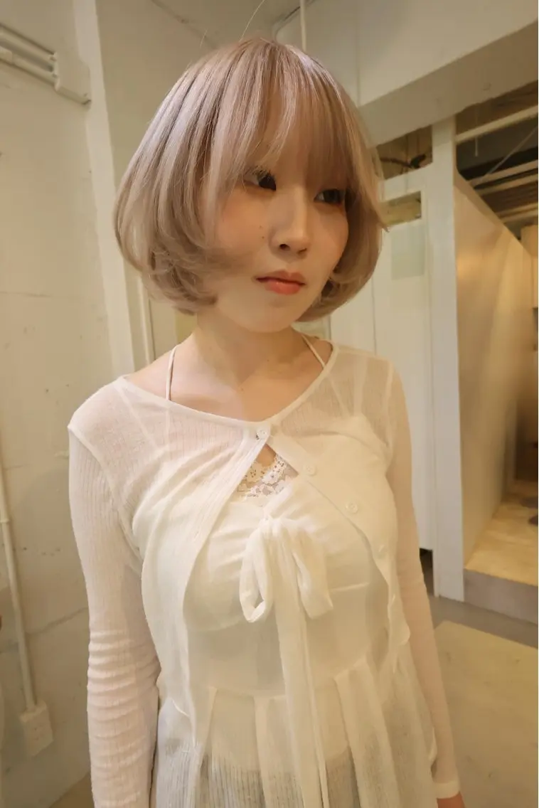 カラー ベージュカラー ブリーチ ホワイトベージュ ヘアカラー 増山美咲/ 横浜のヘアスタイル