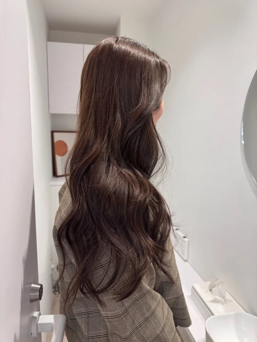 ロング ヘアカラー 透明感カラー🫧⌇ AO🫐🩵のヘアスタイル