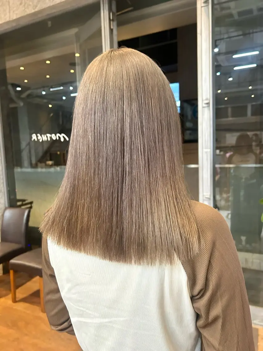 カラー 🫒オリーブ/透け感 レイヤー🌿モエカのヘアスタイル