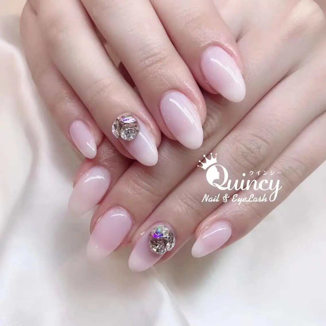 ネイル Quincy ネイル&アイラッシュのマツエク・マツパデザイン