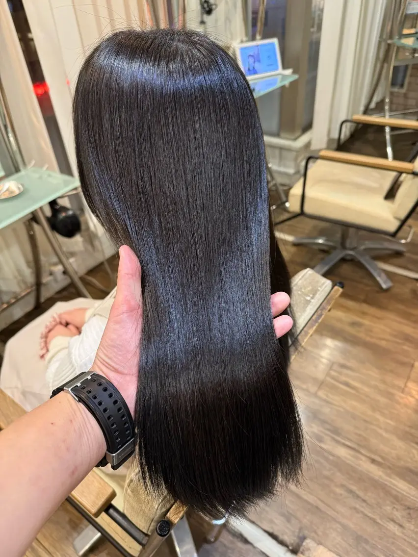ミディアム カラー パーマ ヘアアレンジ 黒髪 ブルーカラー ブルーブラック 酸性ストレート ストレートパーマ 👑指名率No.1 👑坂口飛翔のヘアスタイル
