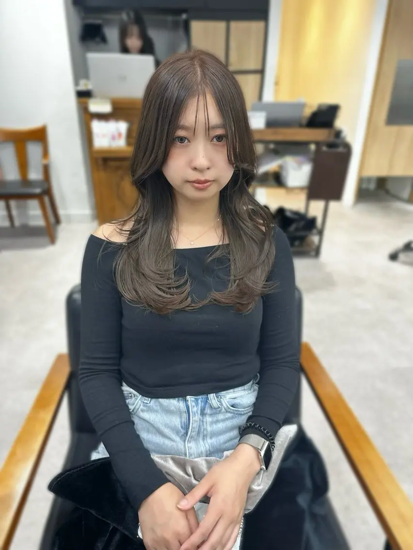 ロング カラー パーマ ヘアアレンジ メンズ キッズ カット ヘアカラー レイヤーカット/ 巻ける縮毛矯正のヘアスタイル