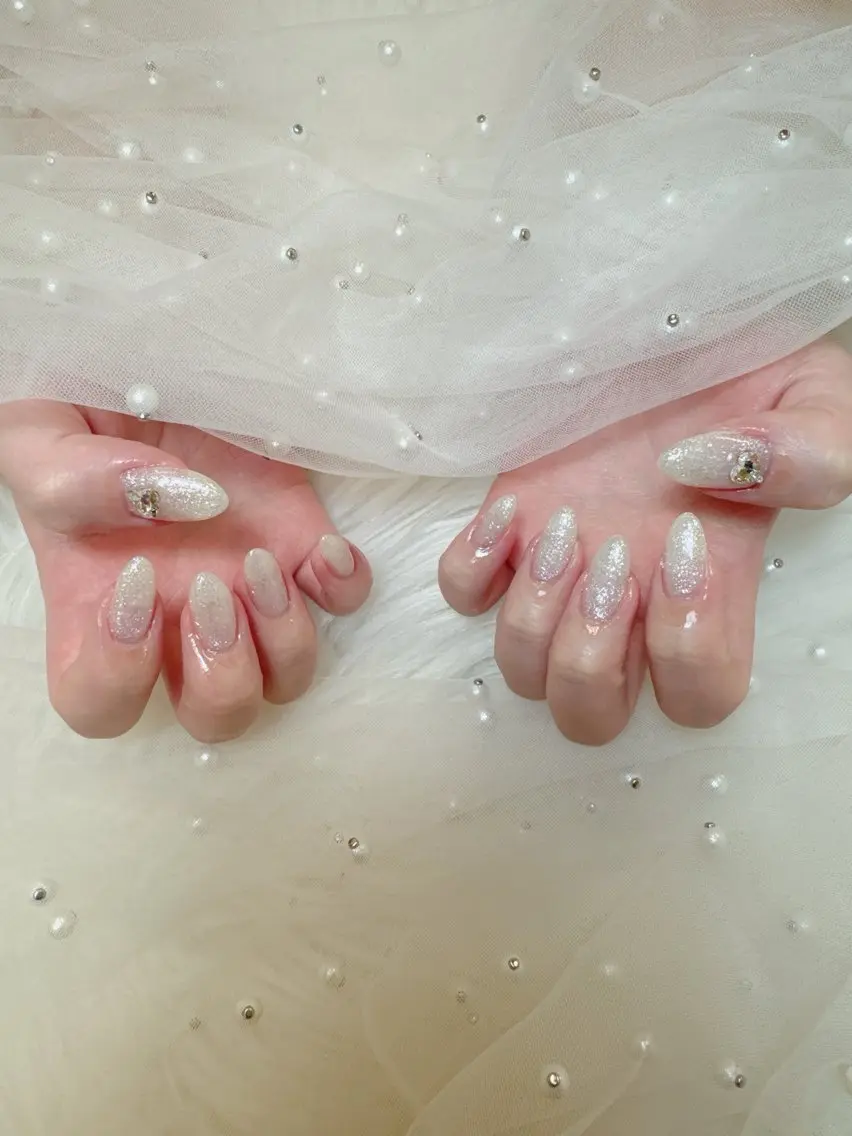 ネイル 成人式 長さ出し フレンチネイル ジェルネイル ガラスフレンチ ハンドネイル Queeens nailのネイルデザイン