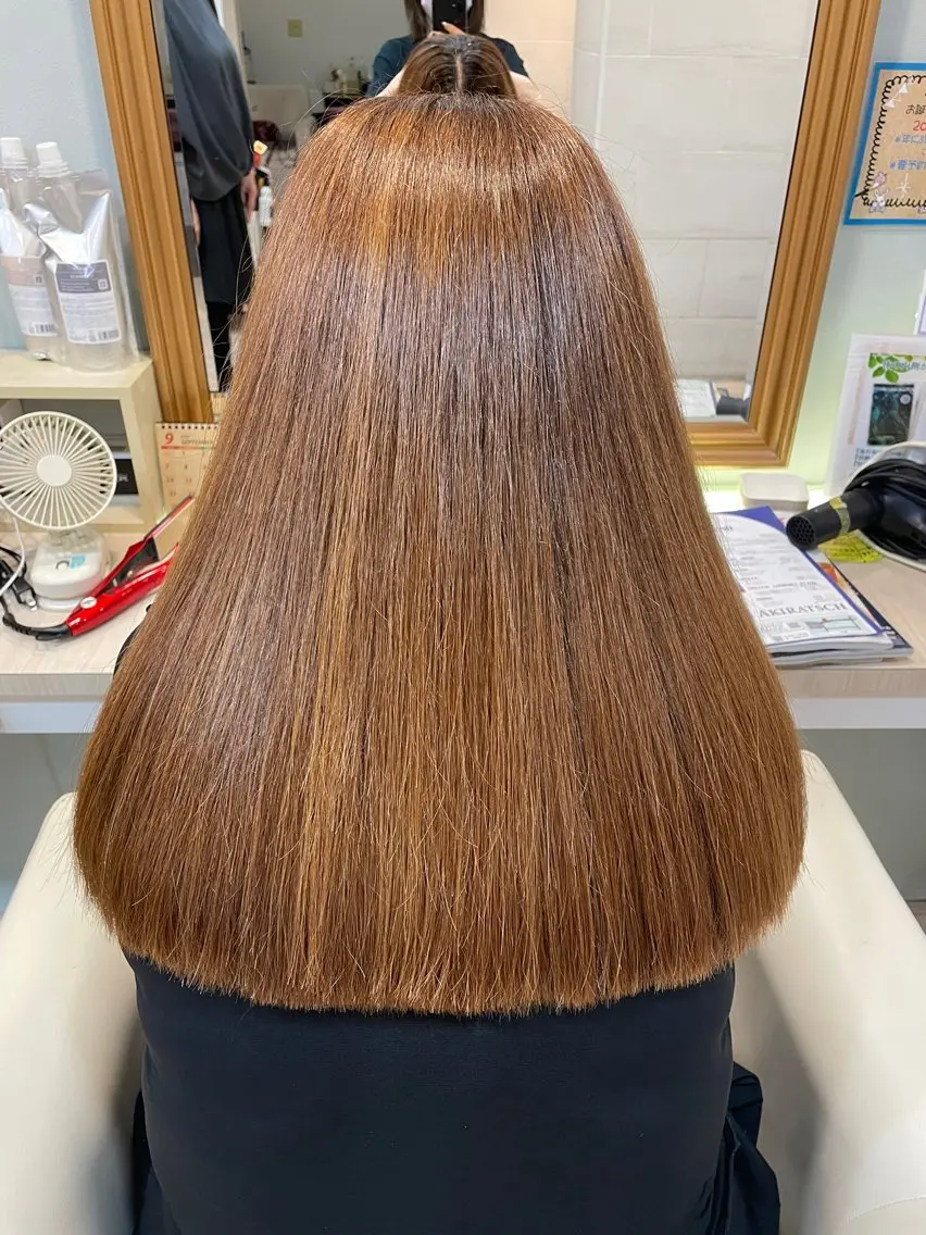 ロング 山本 温菜のヘアスタイル