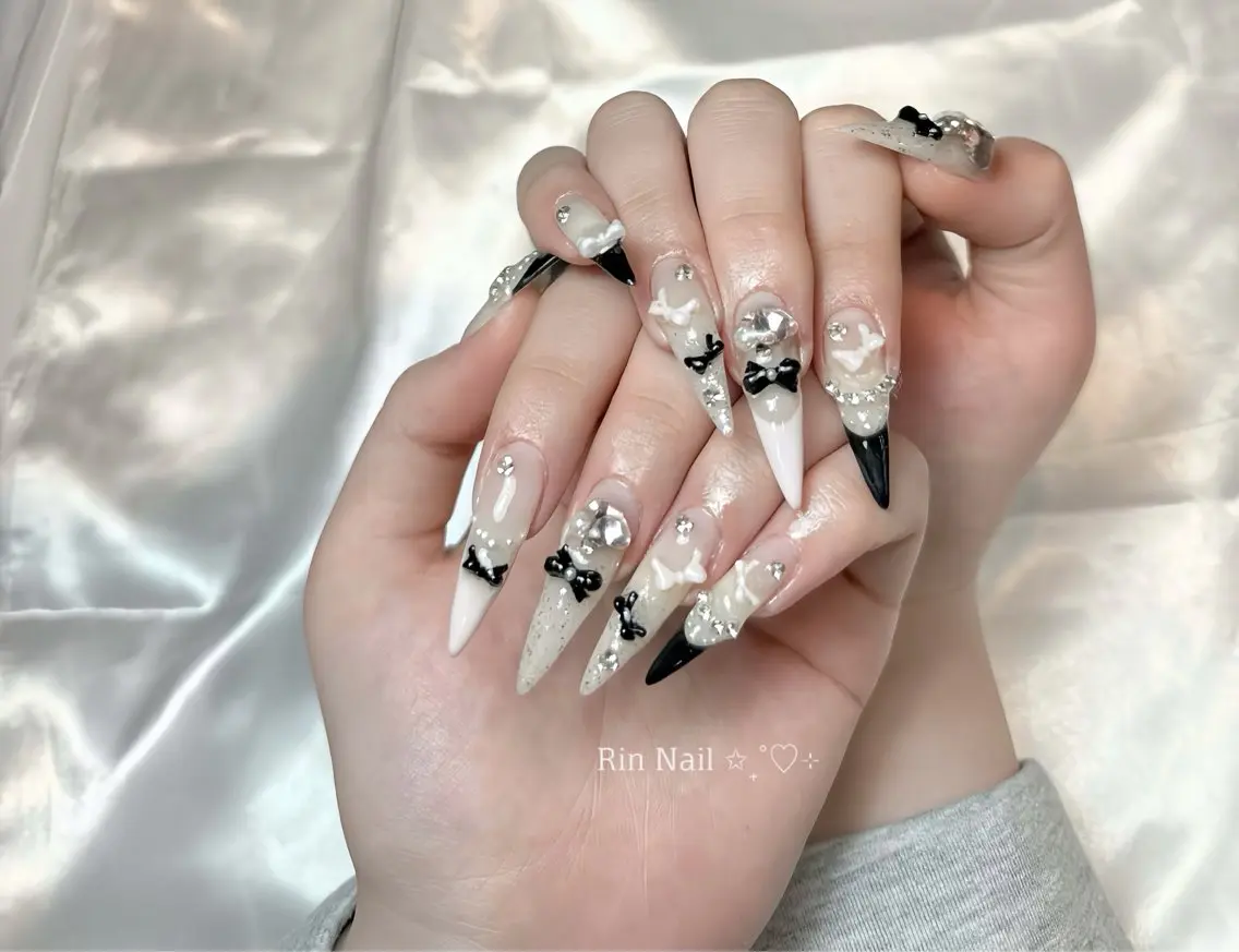 ネイル アートネイル チークネイル ジェルネイル ロングネイル マグネットネイル ハンドネイル Rin Nail 新大久保店のネイルデザイン