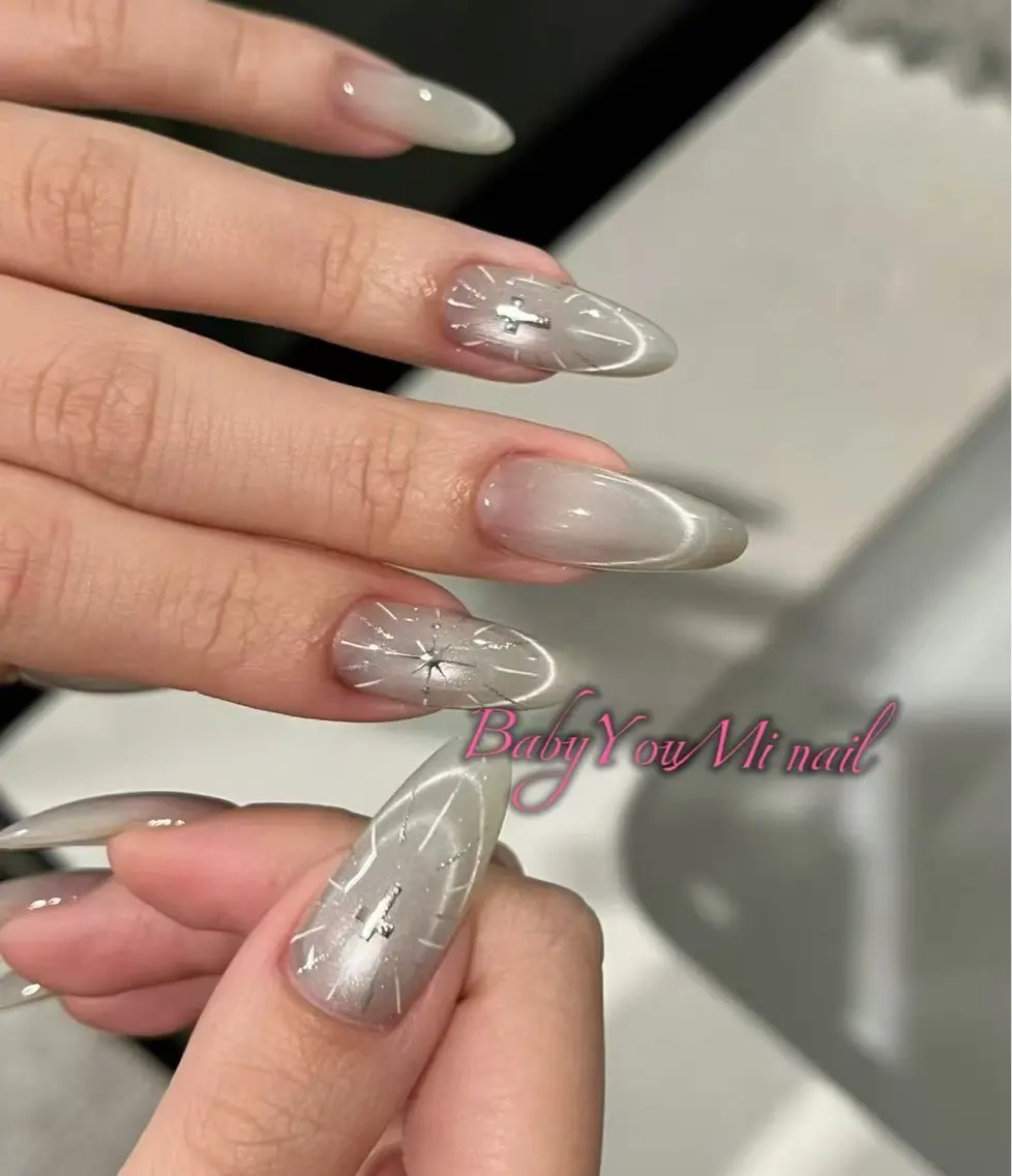 ネイル オーロラネイル フラワーネイル フットネイル フレンチネイル ジェルネイル ハンドネイル BabyYouMi nailのネイルデザイン