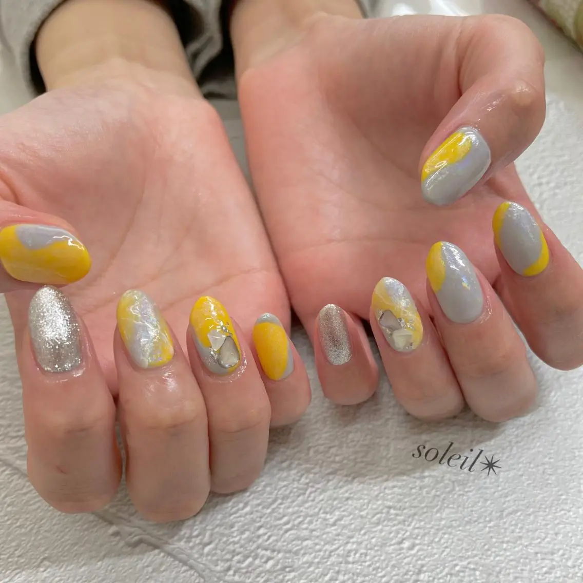 ネイル フラッシュネイル ジェルネイル ミラーネイル ニュアンスネイル オフィスネイル 粟津 美紀のネイルデザイン