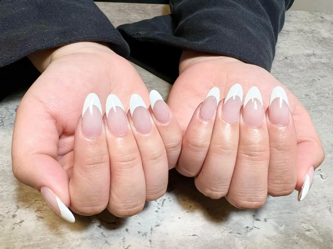 ネイル フレンチネイル Nails Prost!のネイルデザイン