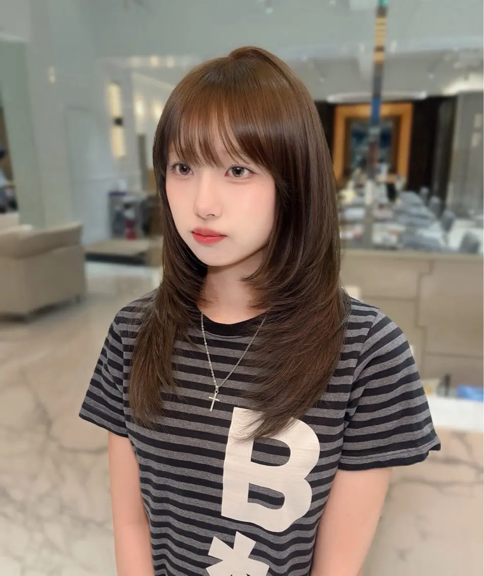 セミロング ハッシュカット カット ヘアカラー トリートメント haruna .のヘアスタイル