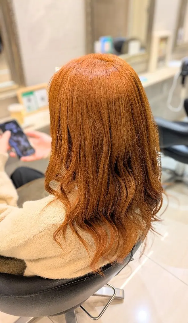 カラー 富岡輝/横浜天王町 ブリーチのヘアスタイル