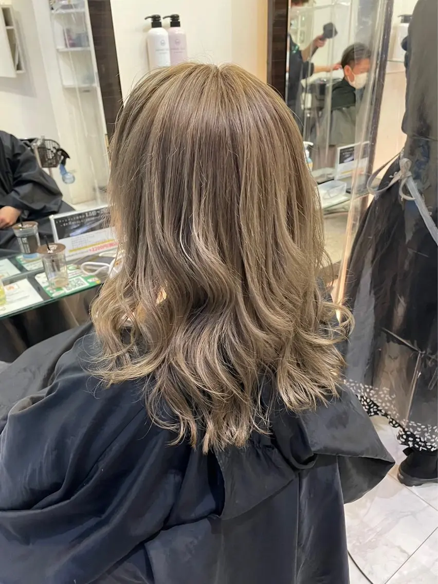 ロング カラー ☘️上村 ☘️髪質 改善/透明感カラーのヘアスタイル