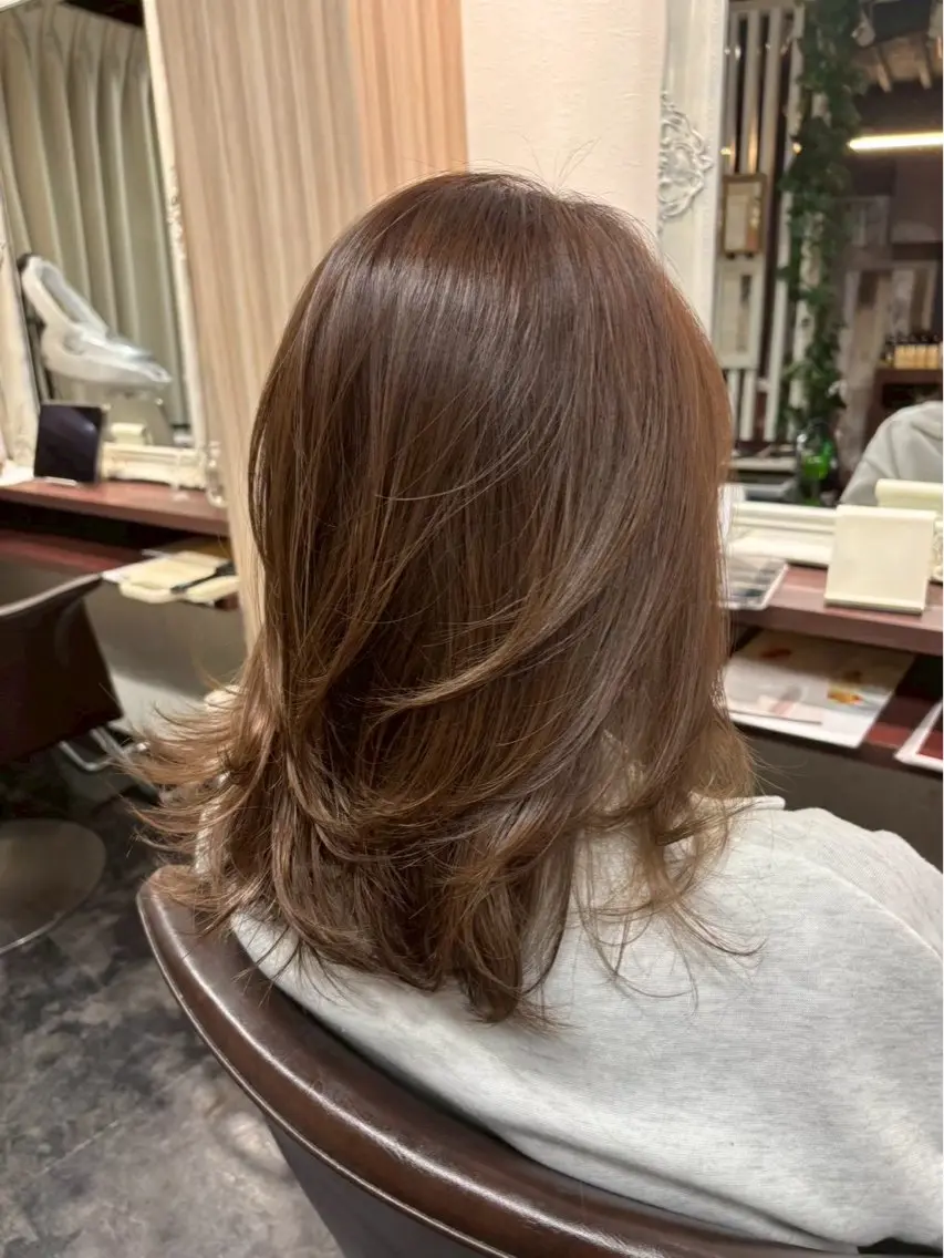 セミロング カラー ブラウンカラー 透明感カラー トリートメント ヘアカラー 藤島 凜櫻のヘアスタイル