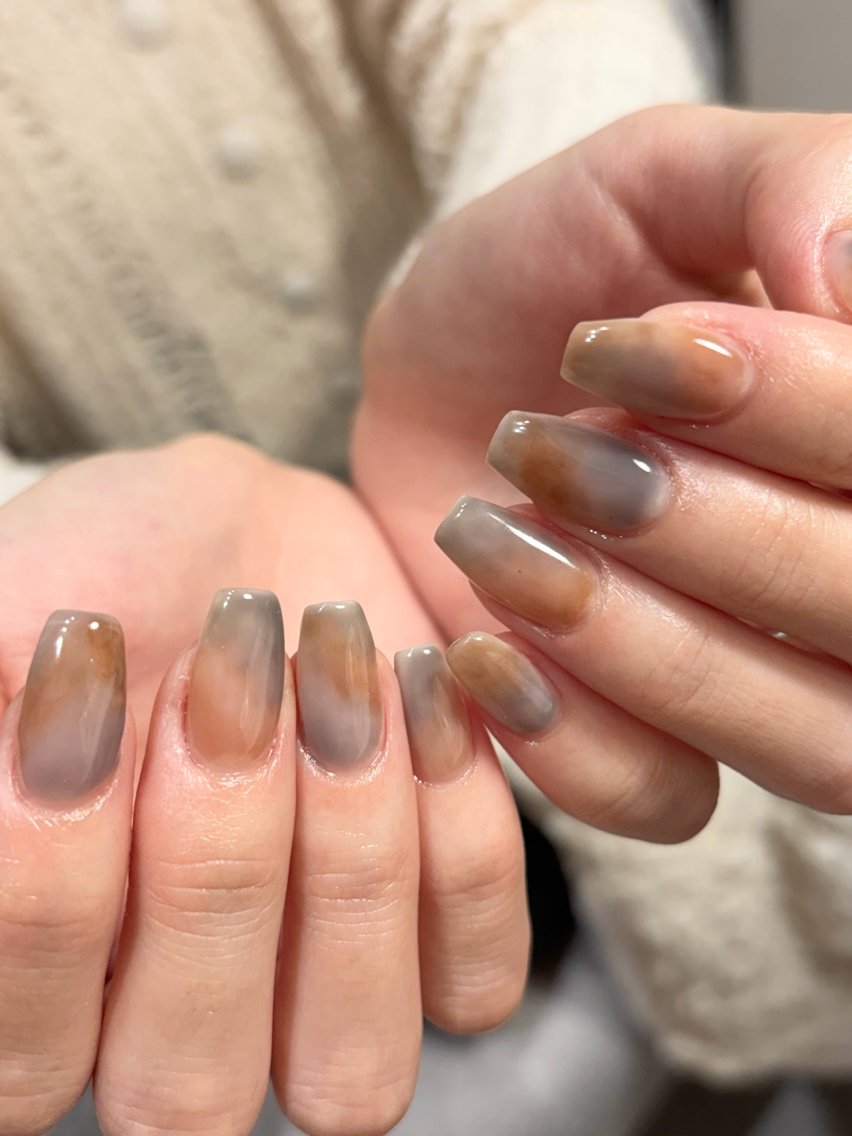 ネイル ブルー ブラウン ニュアンスネイル ハンドネイル lou nailのネイルデザイン
