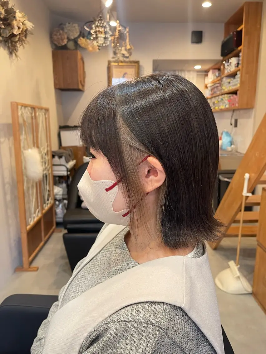ミディアム カラー nowhere ノーウェアのヘアスタイル