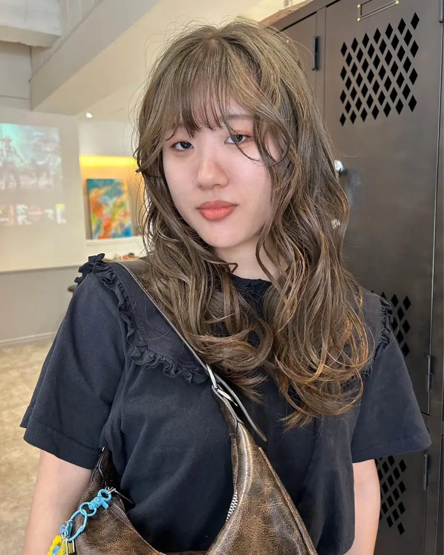 セミロング 薄暮 マツイ　レンのヘアスタイル