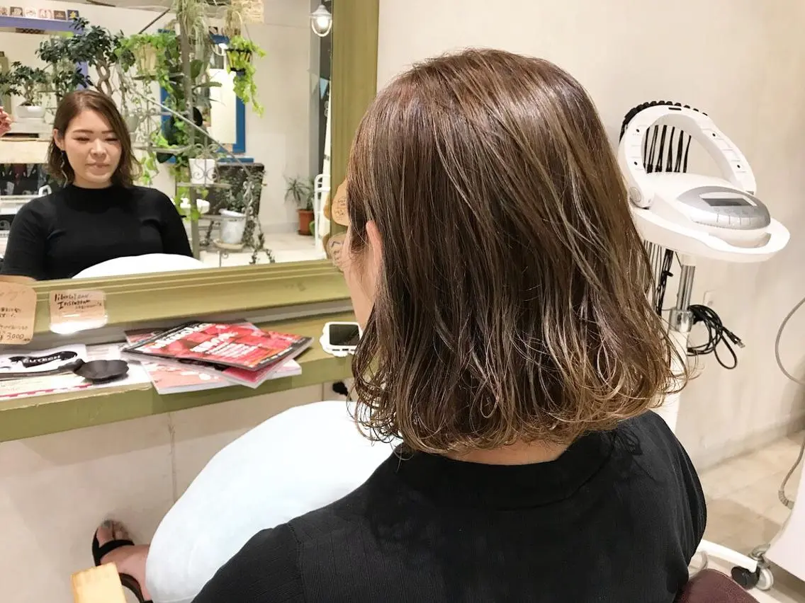 ミディアム カラー グレージュ ハイライトカラー ハイライト メンズ指名多数!! 田島史也のヘアスタイル