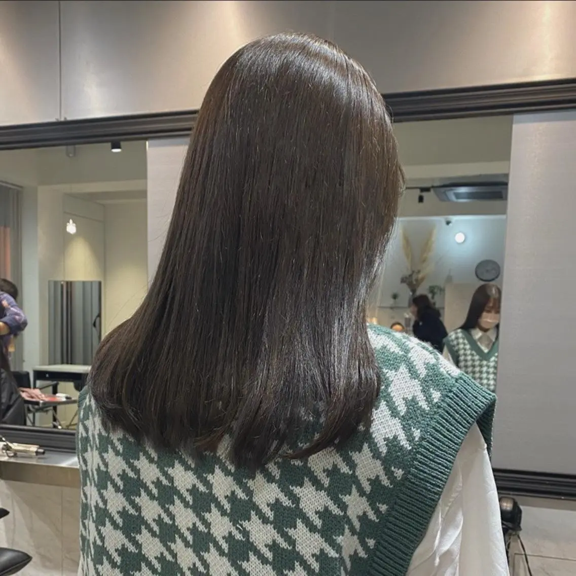 ロング カラー パーマ ヘアアレンジ 透明感カラー グレージュ 新宿⌇韓国風ヘア ⌇透明感カラーのヘアスタイル