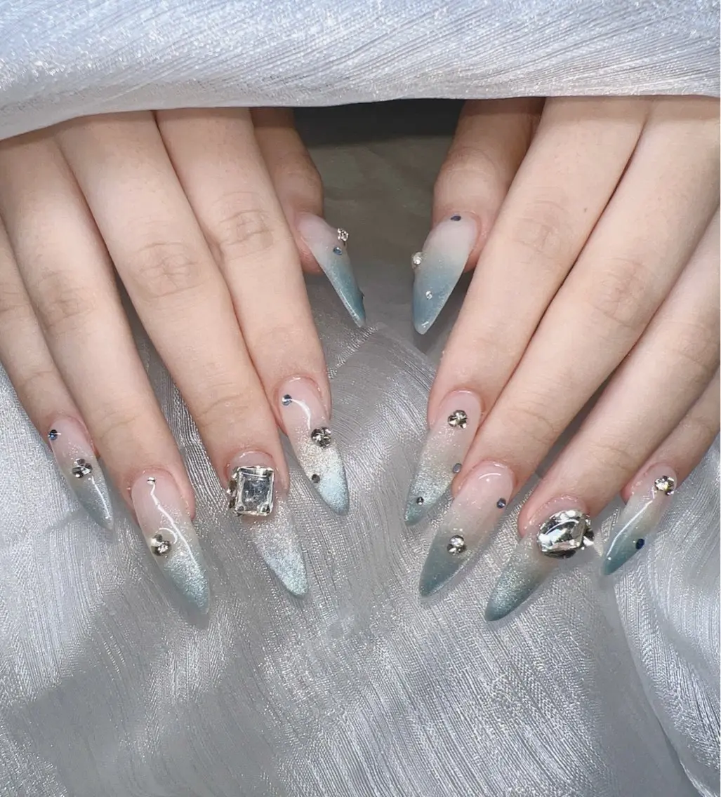 ネイル 長さ出し グラデーション キラキラネイル マグネットネイル ニュアンスネイル Lee Nails チップ長さだし専門店のネイルデザイン