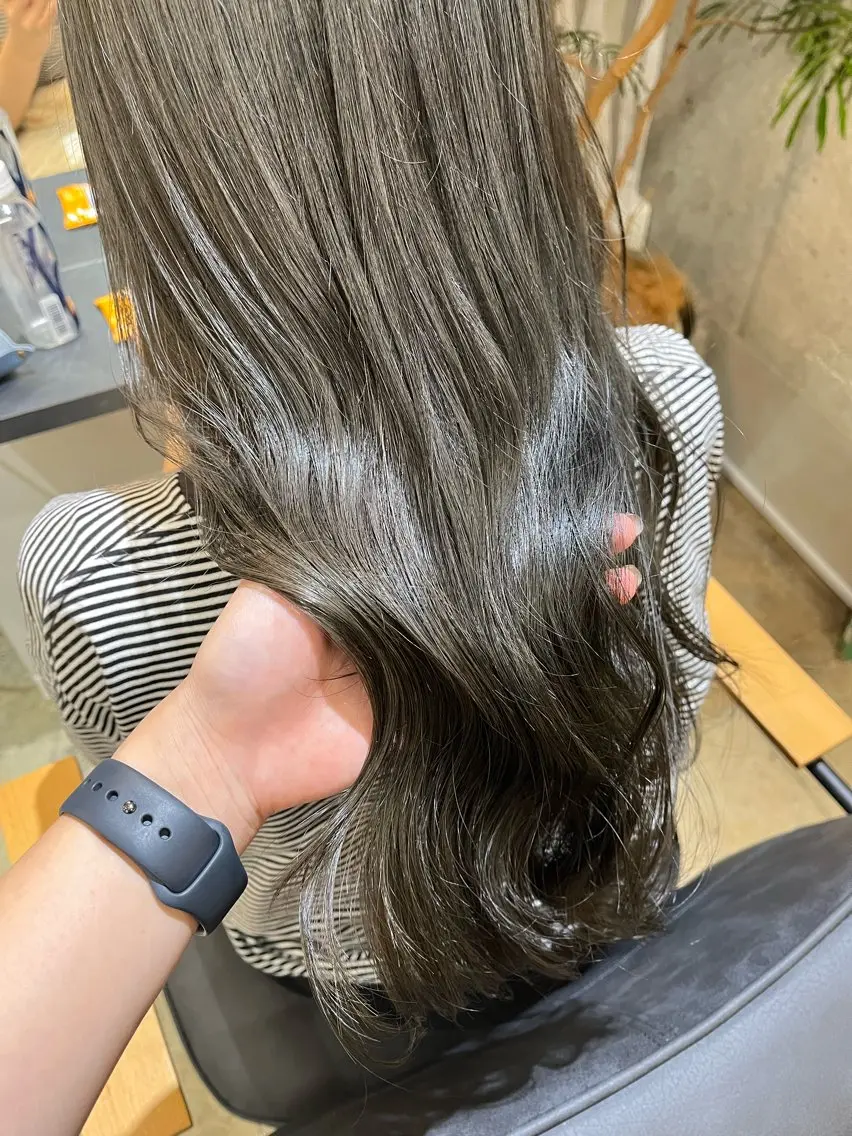 ロング カラー ベージュカラー 透明感カラー オリーブベージュ トリートメント 🍒艶髪カラー🍒 青木 瞳のヘアスタイル