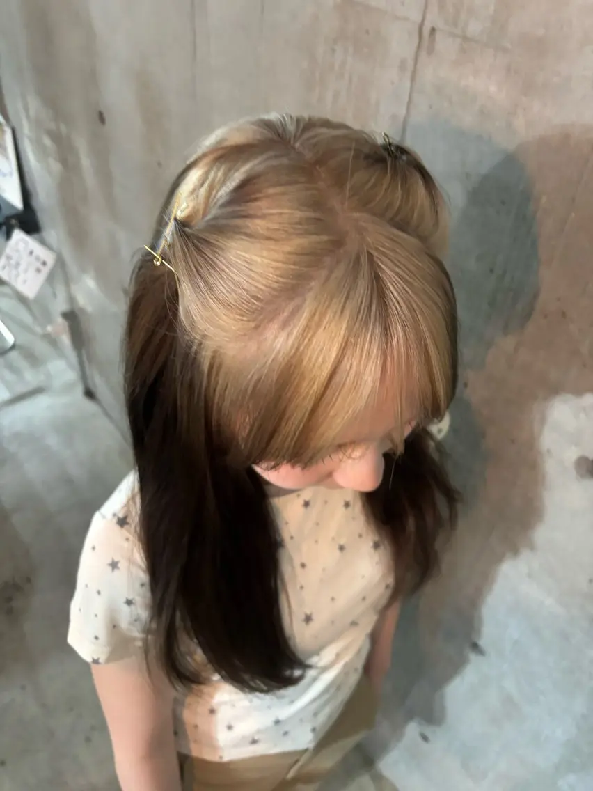 ロング カラー デザインカラー 池田 晴乃のヘアスタイル