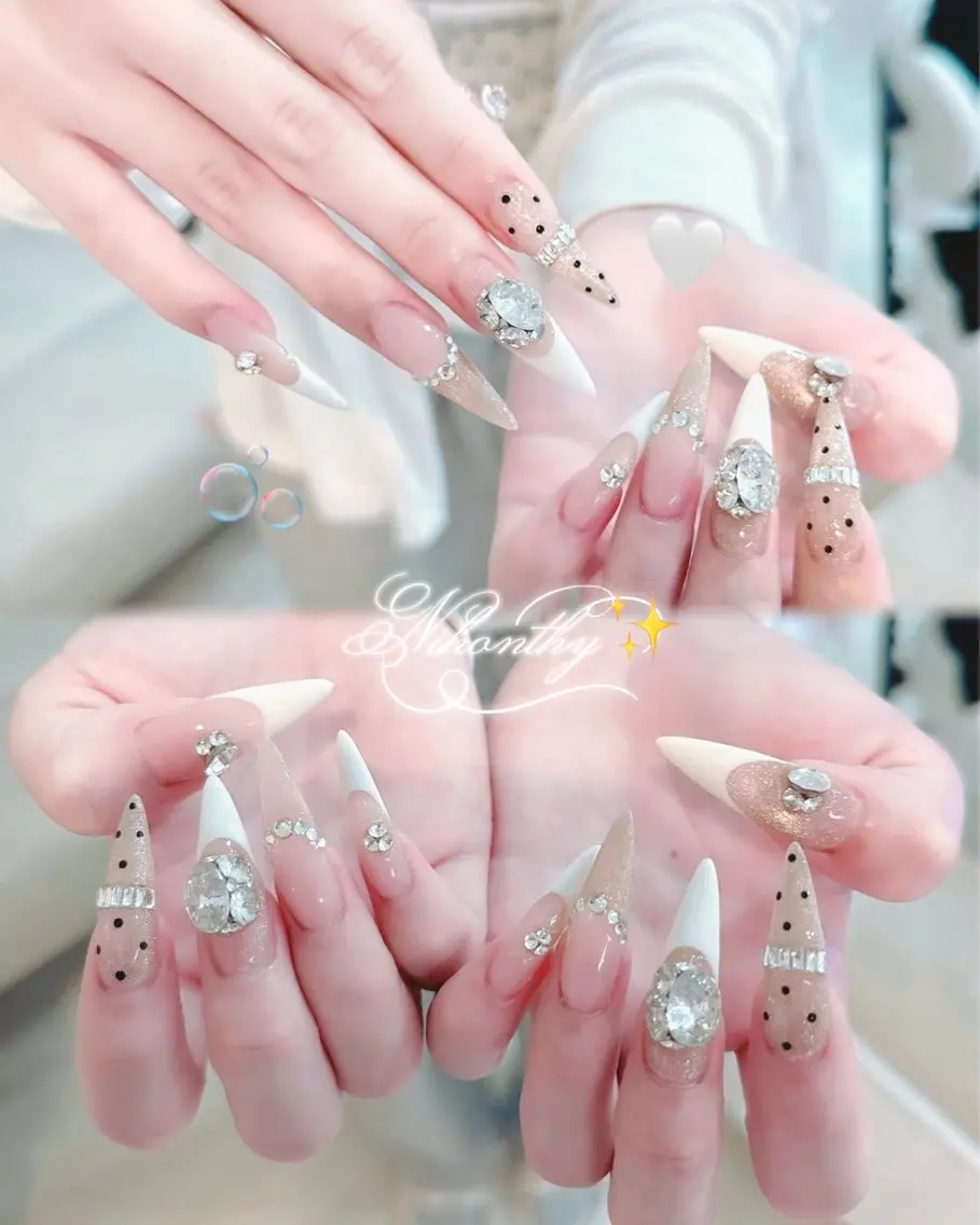 ネイル チークネイル ドット フットネイル フレンチネイル グラデーション ハンドネイル ハンドケア Nihonthy Nail 新宿のネイルデザイン