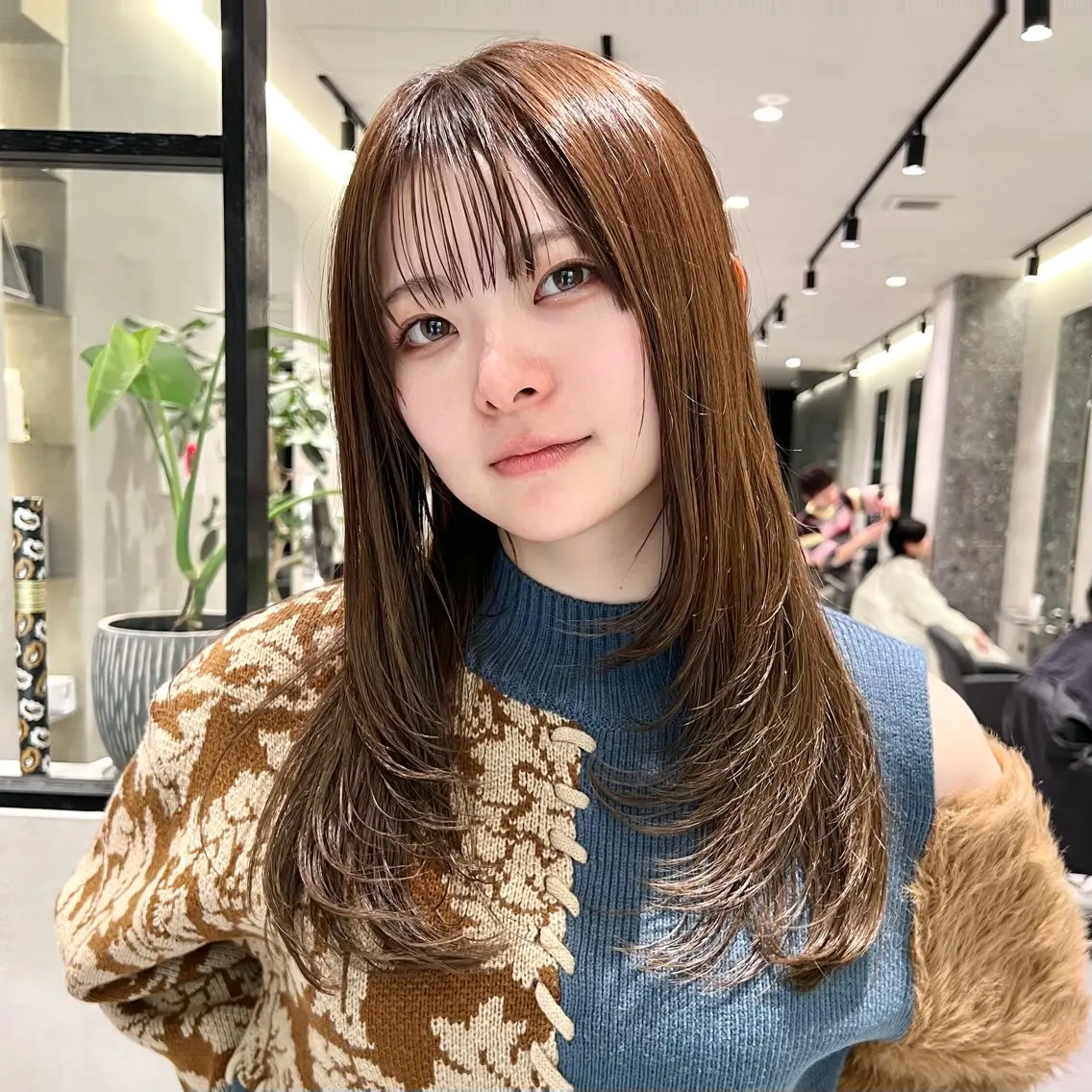 ロング カット ヘアカラー トリートメント 新宿/レイヤーカット 髪質改善/小顔見せのヘアスタイル