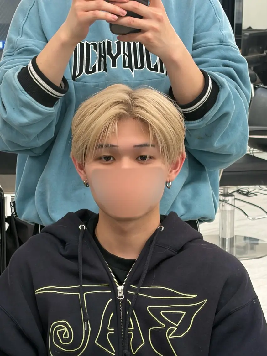 ショート カラー フジイ カナウのヘアスタイル