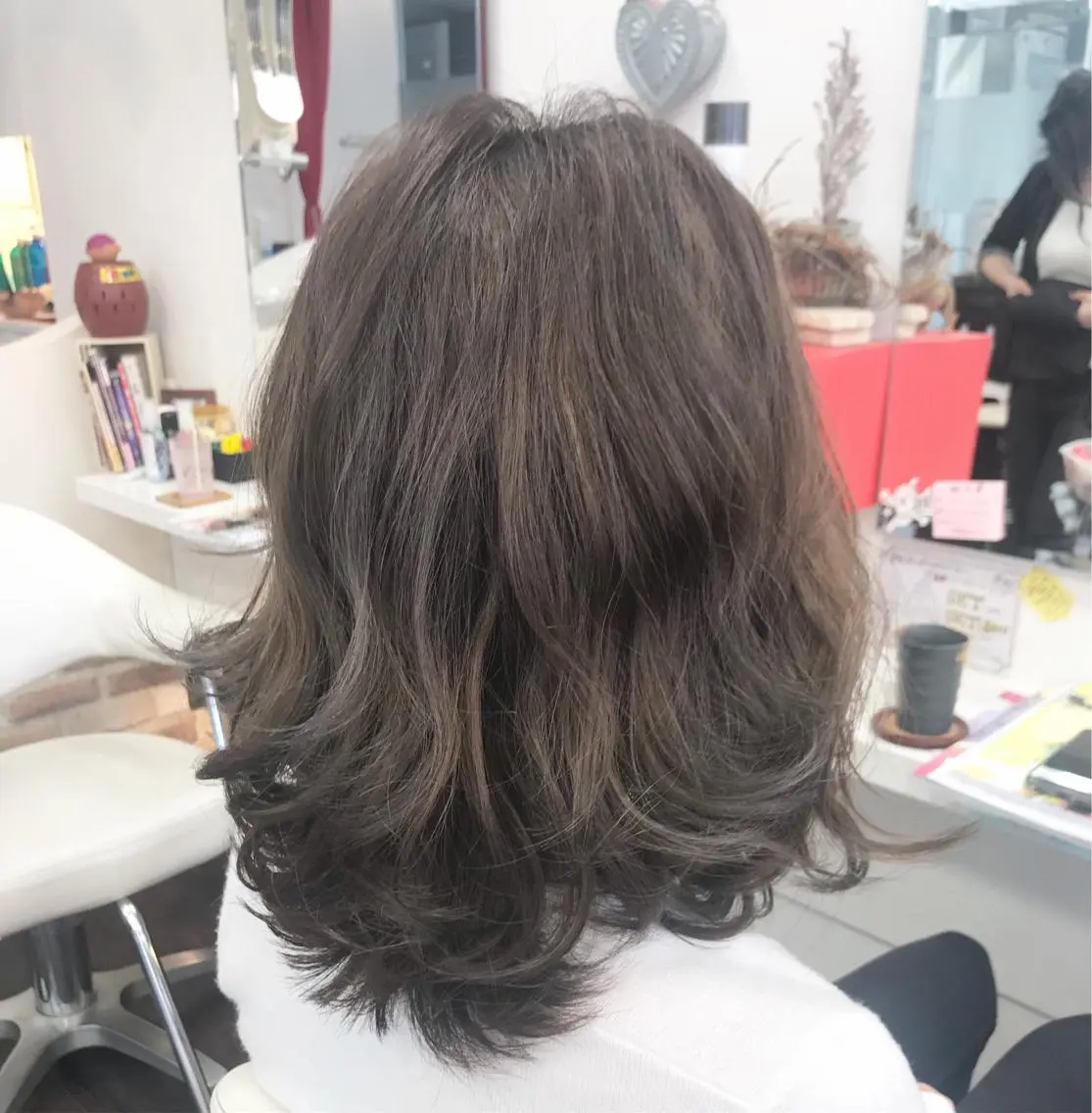ロング カラー 岩谷/ブリーチ 🪽透明感カラーのヘアスタイル