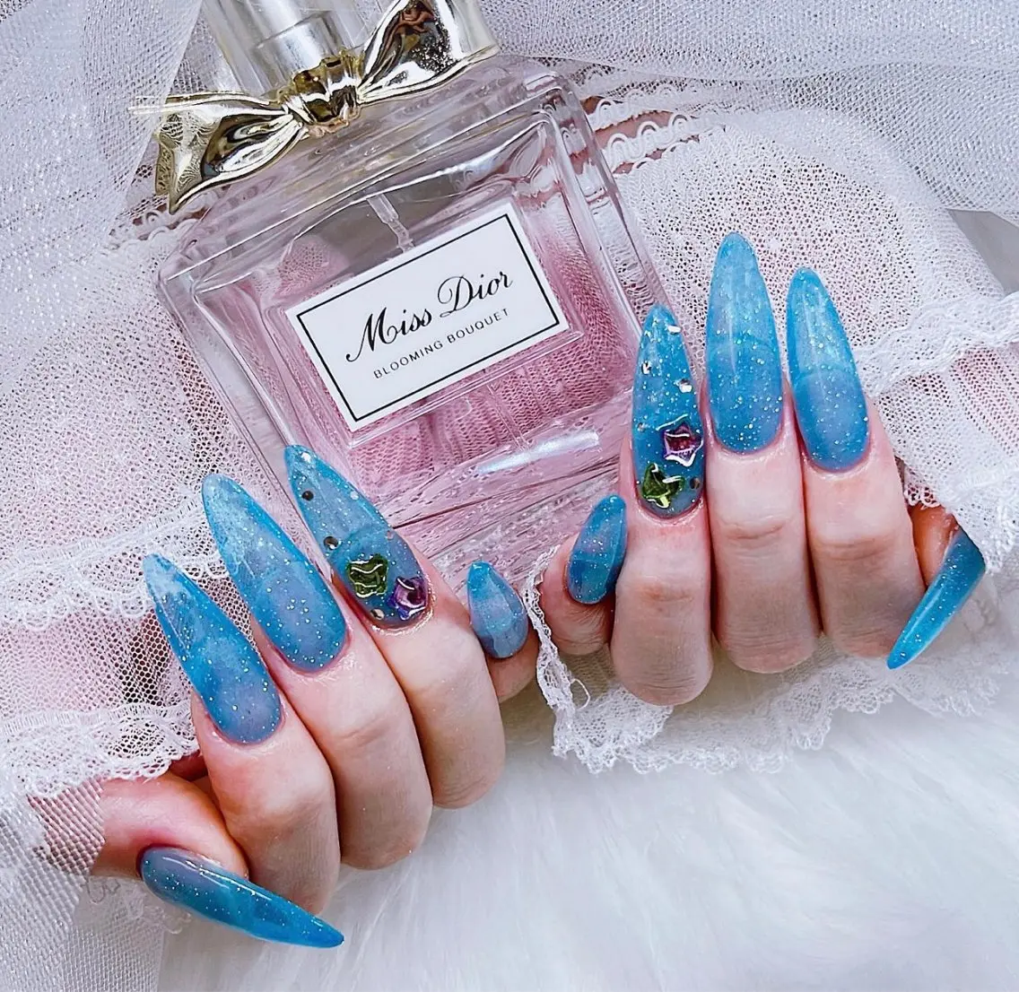 ネイル チークネイル 長さ出し フレンチネイル ガラスフレンチ キラキラネイル ハンドネイル ISA_ BELLAのネイルデザイン