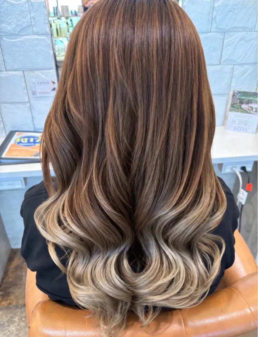 セミロング カラー ヘアカラー 🫧美髪&髪質改善 𝔼𝕀𝕄𝕀🫧のヘアスタイル