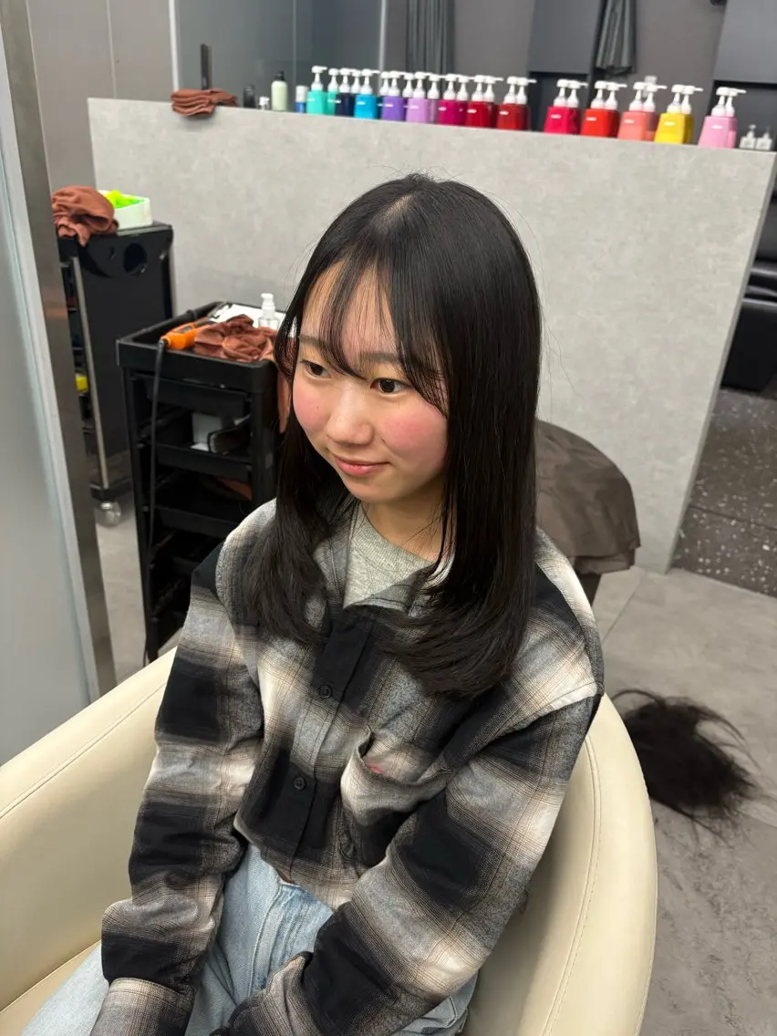 セミロング 透明感カラー×顔周り mizuki🫧のヘアスタイル