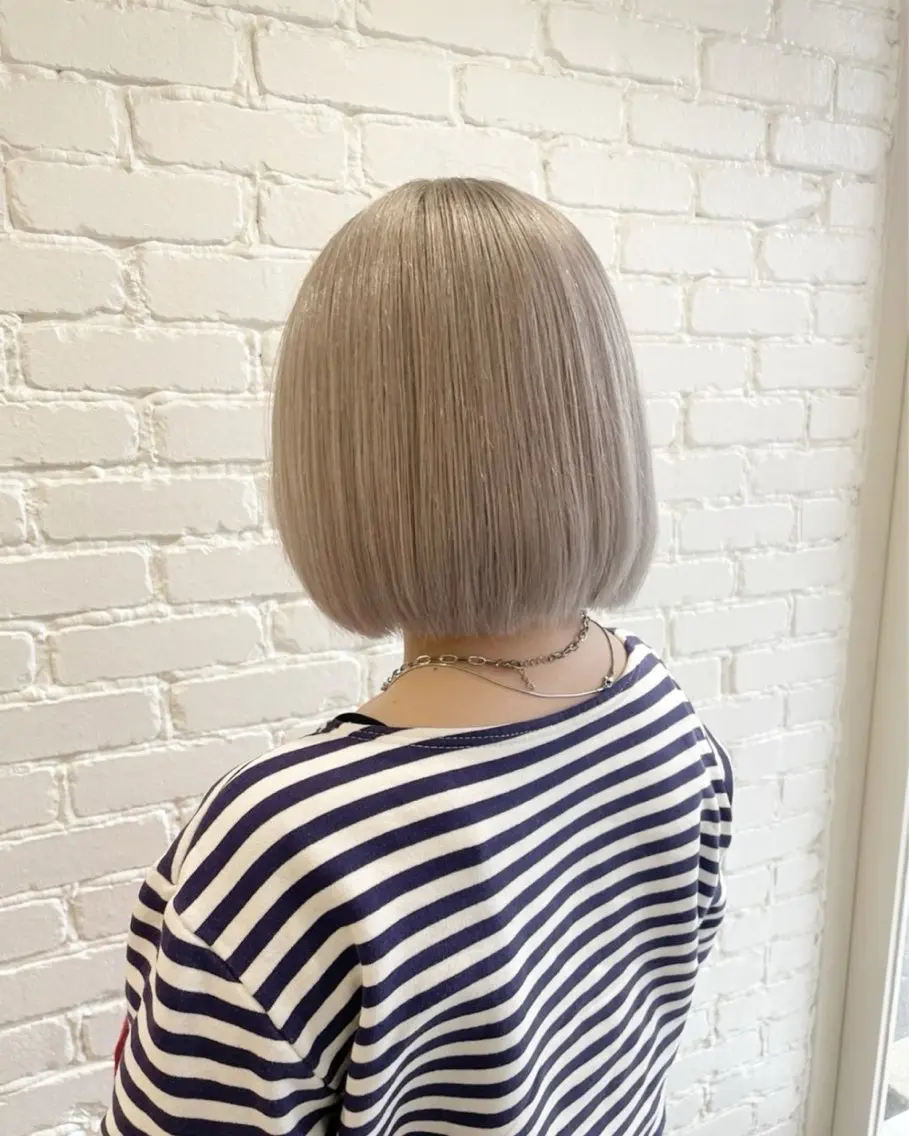 ショート カラー ベージュカラー ホワイトベージュ 🌟デザインカラー 🌟コノミ🌟のヘアスタイル