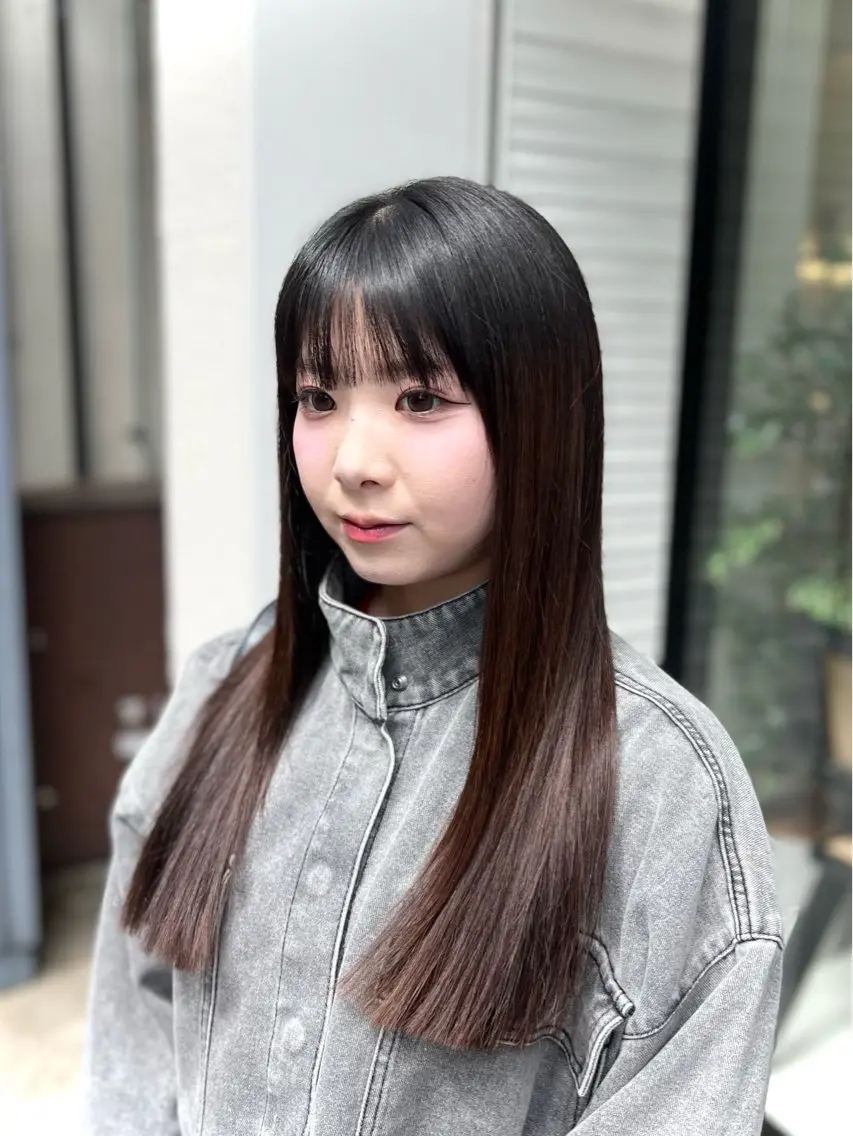 ロング Zina aimiのヘアスタイル