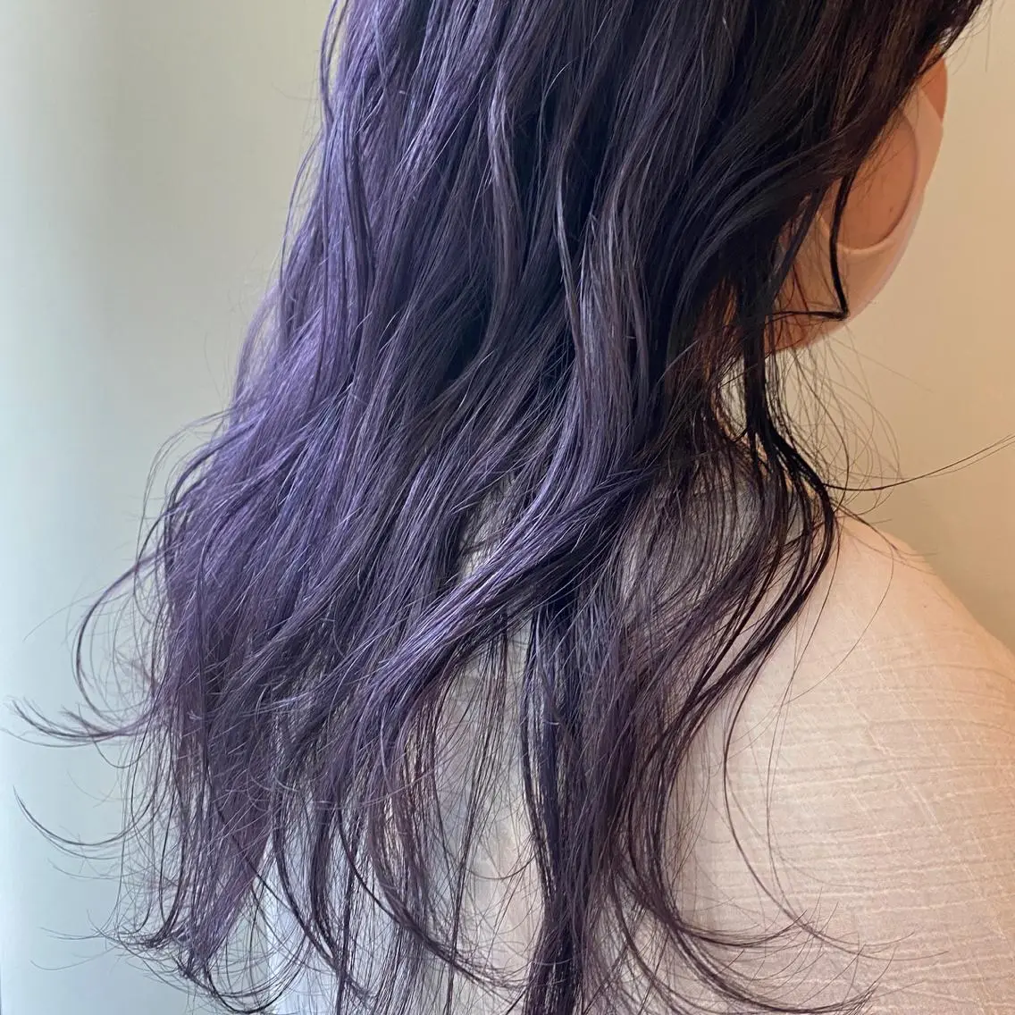 ロング カラー ヘアアレンジ ブルーカラー ブルーラベンダー 透明感カラー ラベンダーカラー ウルフカット モデル募集中!ミカのヘアスタイル