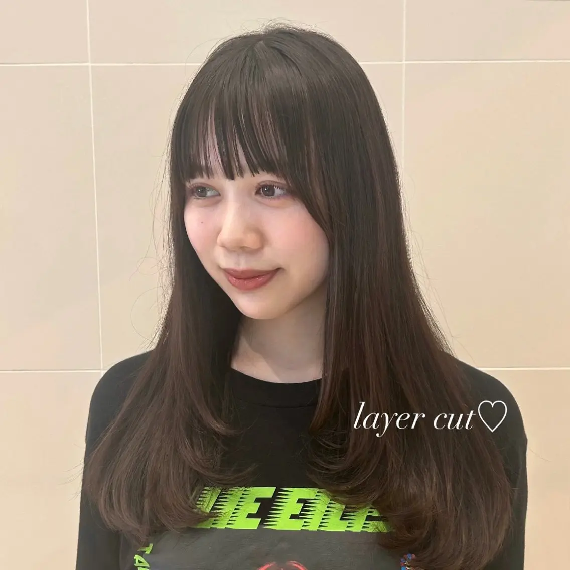 セミロング moe🎀 透明感♡似合わせのヘアスタイル