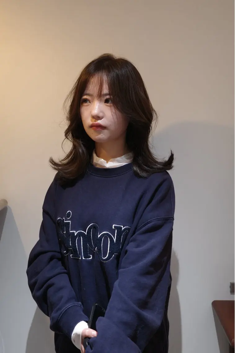 ミディアム カラー ヘアアレンジ ミディアムレイヤー ミディアムパーマ ベージュカラー ブリーチ 抜きっぱなしブロンド カット ヘアカラー トリートメント opus 店長大和 レイヤー/赤み消しのヘアスタイル