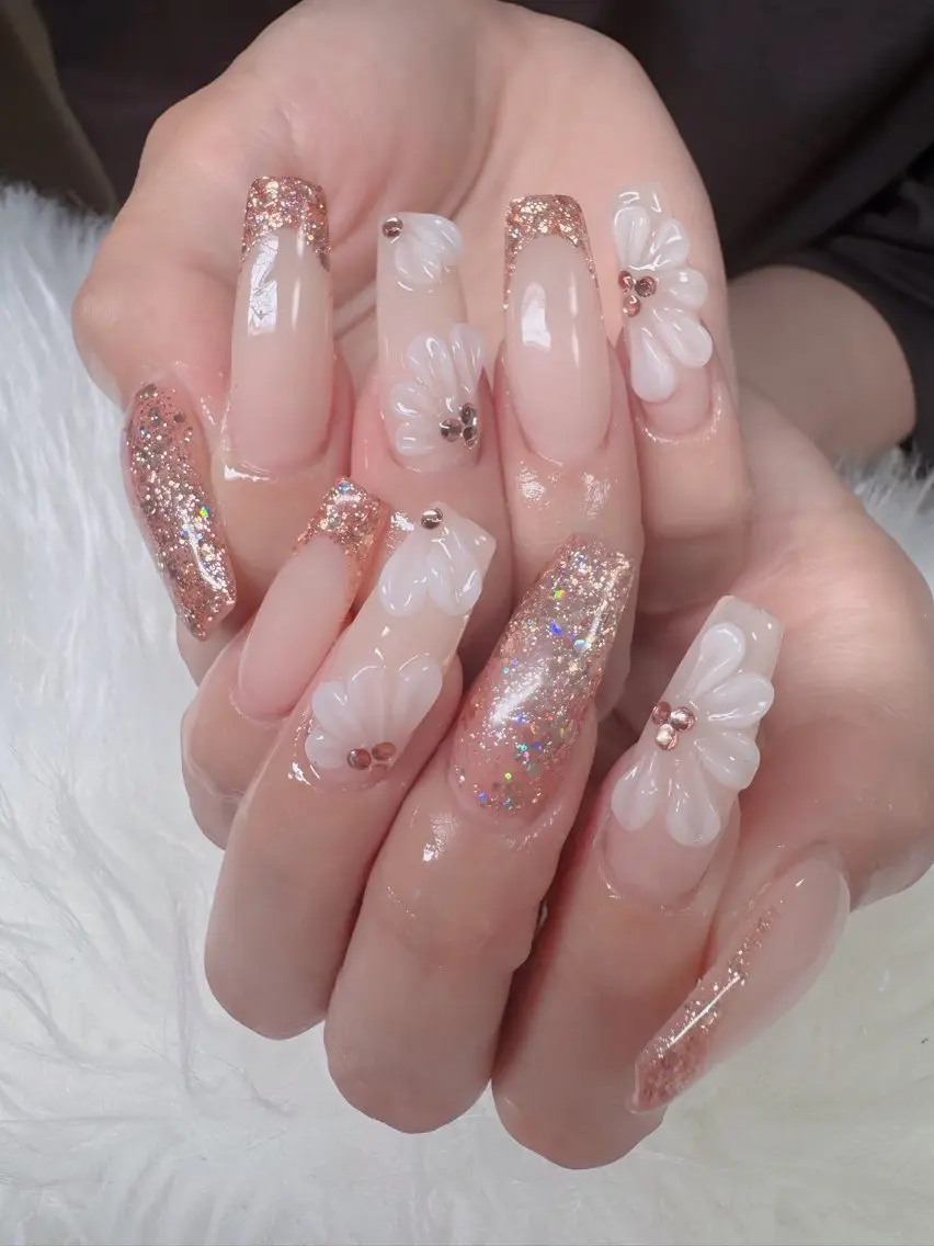 ネイル フレンチネイル ジェルネイル ハロウィン キラキラネイル 韓国ネイル H.baby Nail Salonのネイルデザイン