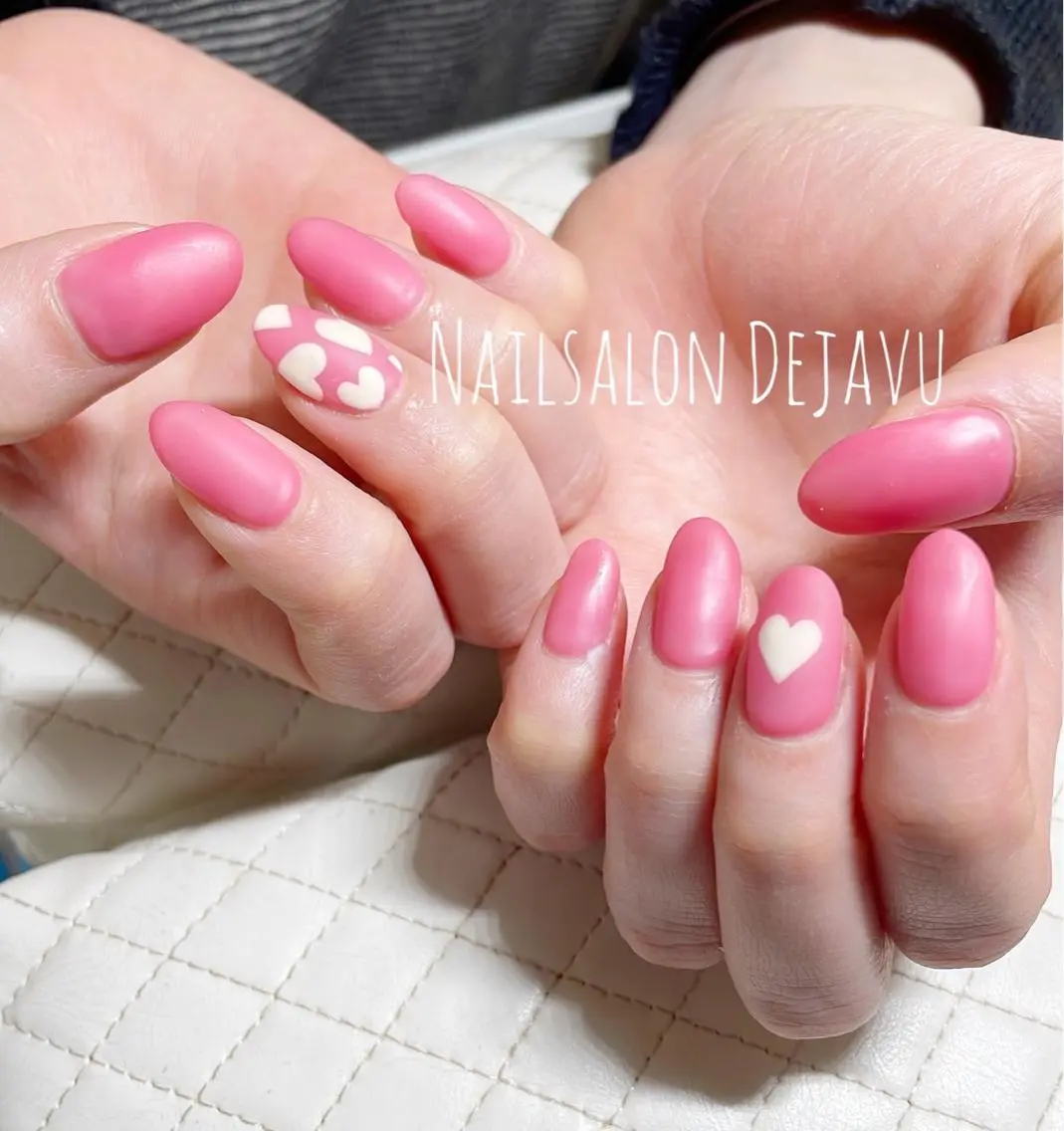 ネイル ハート マットネイル バレンタイン ハンドネイル Nailsalon Dejavuのネイルデザイン