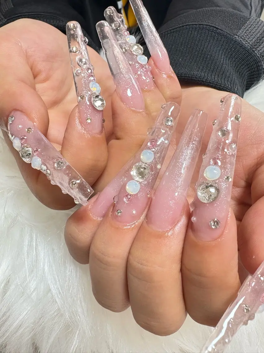 ネイル クリアネイル ロングネイル スカルプネイル ストーンネイル スーパーロングネイル おうちサロン by maururuのネイルデザイン