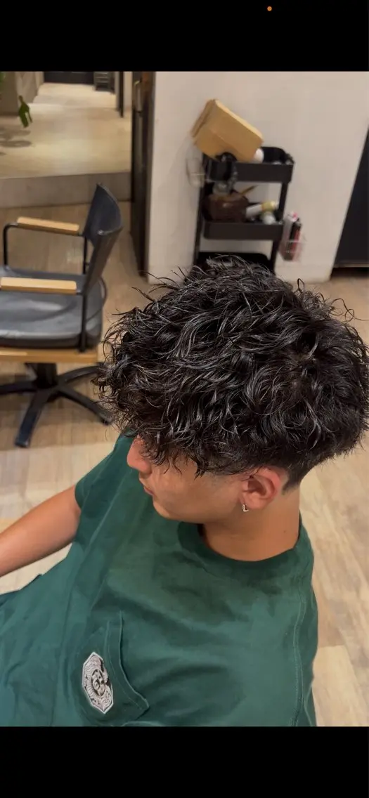 カラー パーマ メンズ 吉岡 幸之進のヘアスタイル