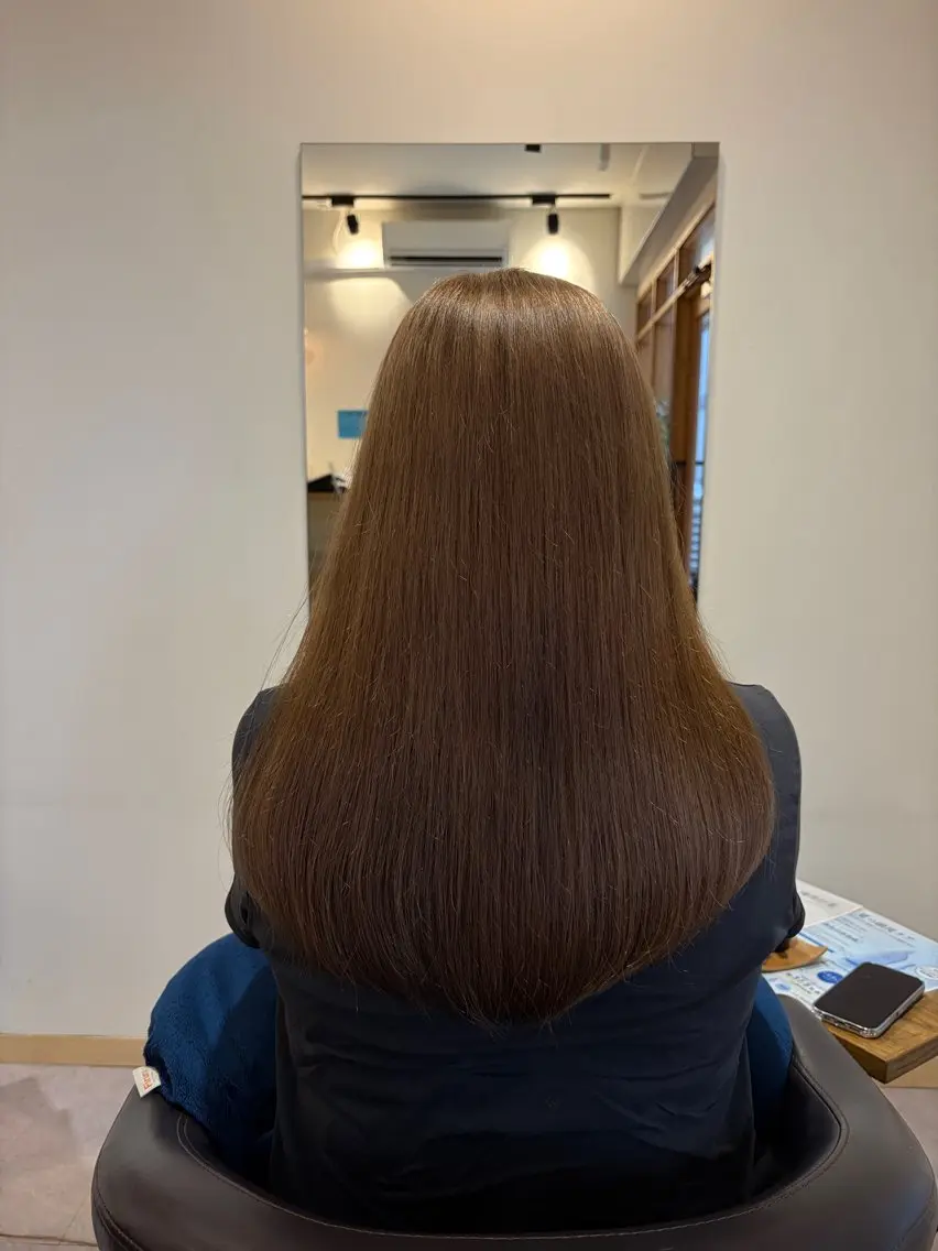 ロング カラー カット ヘアカラー トリートメント 荒井 茉凜のヘアスタイル