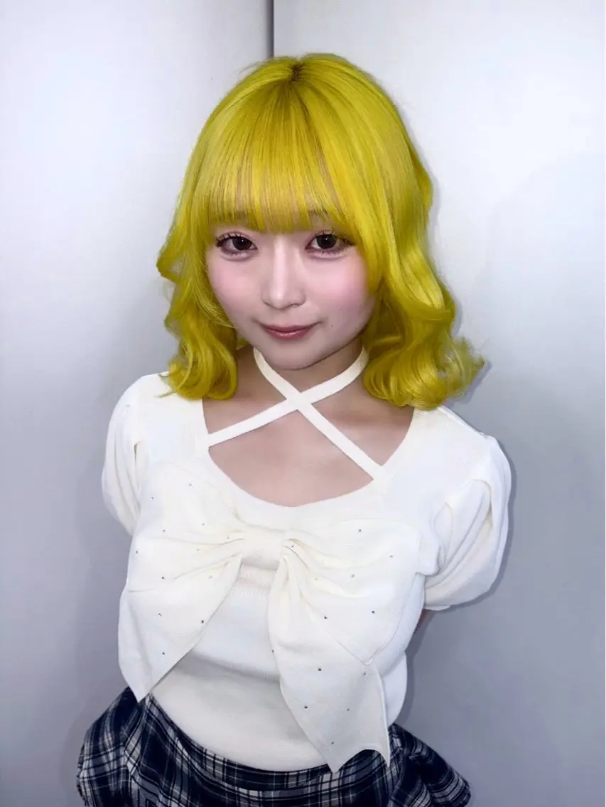 ミディアム カラー イエローカラー ヘアカラー みゆ/ケア ブリーチ/ハイトーンのヘアスタイル