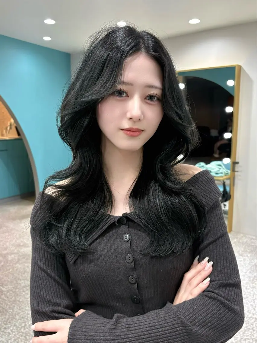 ロング 韓国風ヘア ヘアカラー 古上 心晴のヘアスタイル