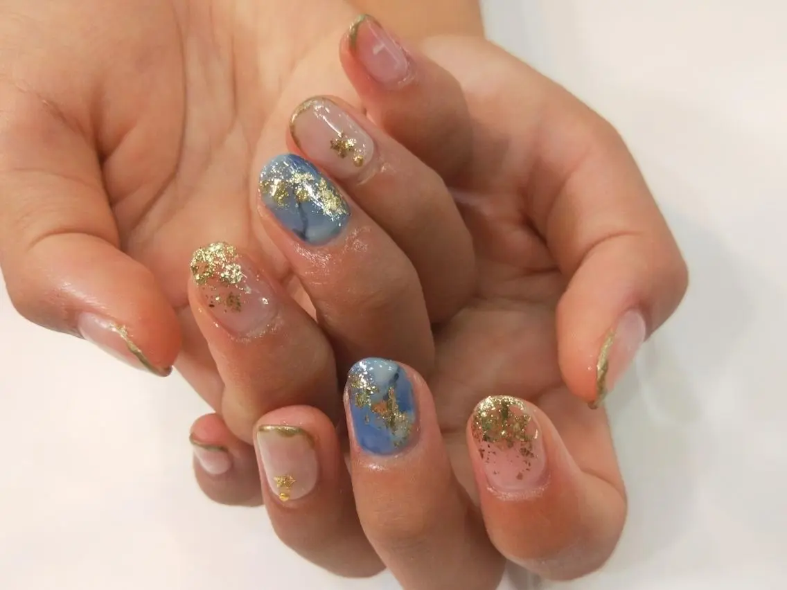 ネイル はばすみれ🎀ﾈｲﾙ 光ﾌｪｲｼｬﾙ ﾍｱのネイルデザイン